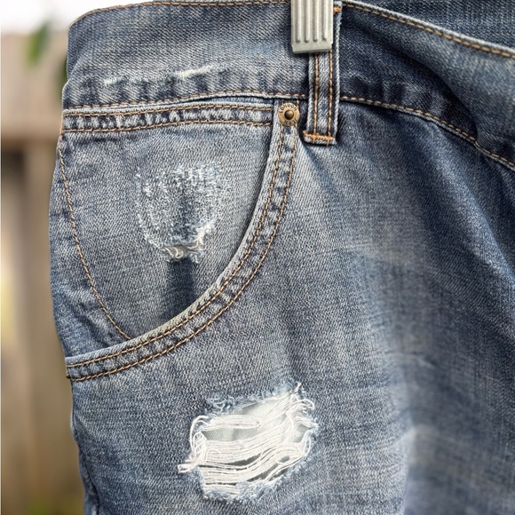 Victoria Secrets London Jean Button Fly Distressed Denim Shorts - Picture 2 of 8